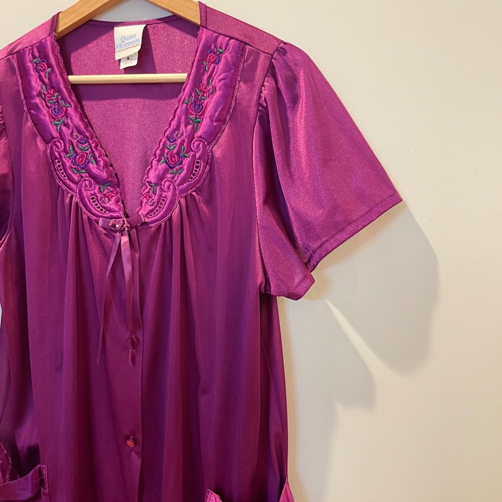 Vintage 80s Deadstock/Oldstock Amethyst Quilted House Coat W/Moon Glow Buttons View 4